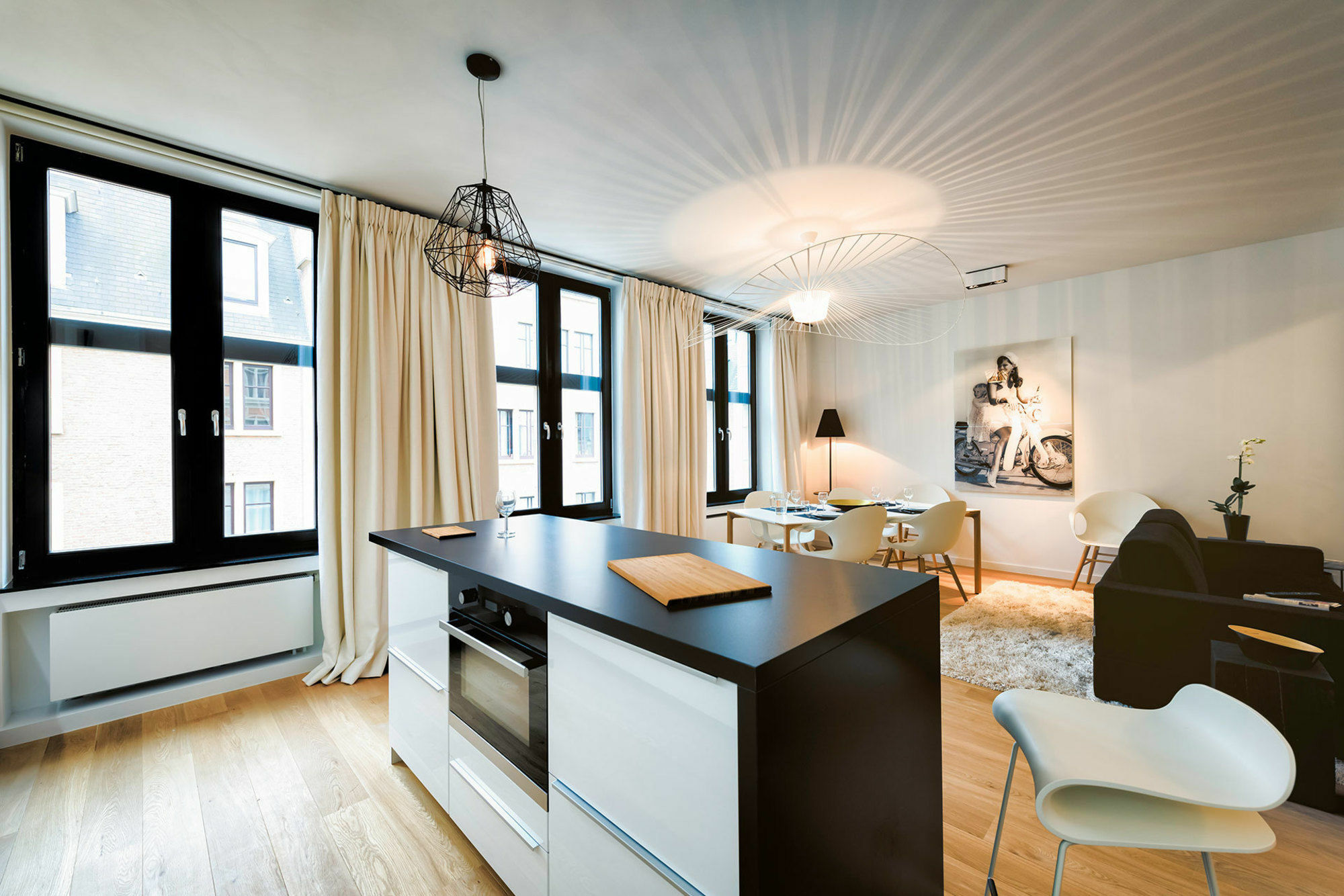 Charles Home - Grand Place Aparthotel Брюссель Экстерьер фото